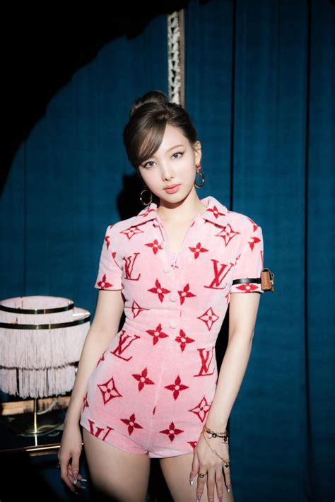 nayeon louis vuitton